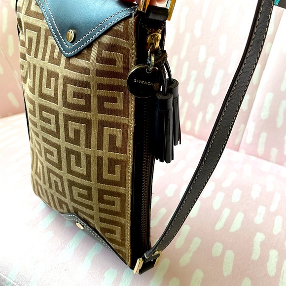 GIVENCHY LOGO MINI SHOULDER BAG - Picture 11 of 15